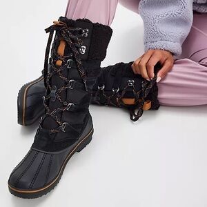 Women's Black and Tan LL Bean Winter boots